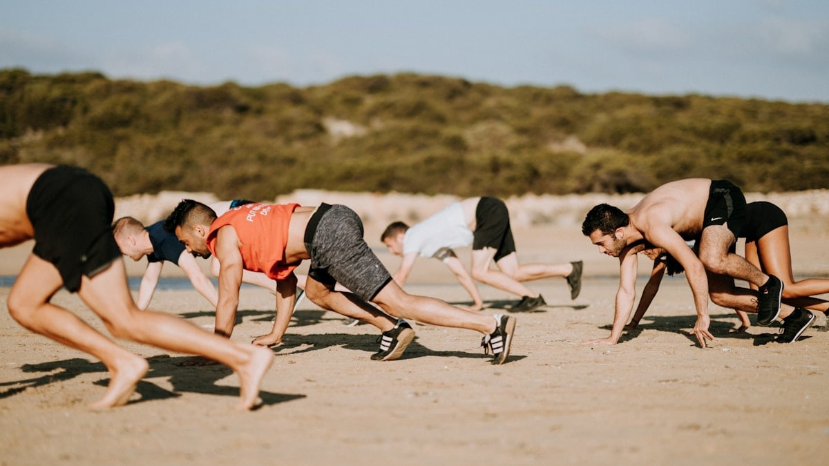 Team crossfit, bearcrawl, exercise, fitness